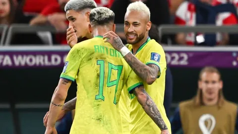 “湖人主场激战高温马刺，谁能笑到最后？”