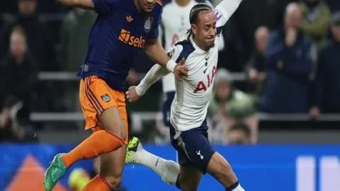 亚残运村今日开村，感受“爱心无障碍”的温馨氛围——央视新闻客户端报道